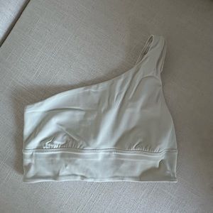 lululemon Align™ Asymmetrical Bra
Light Support, A/B Cup